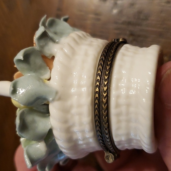 Flower Basket Trinket Box - Picture 7 of 10